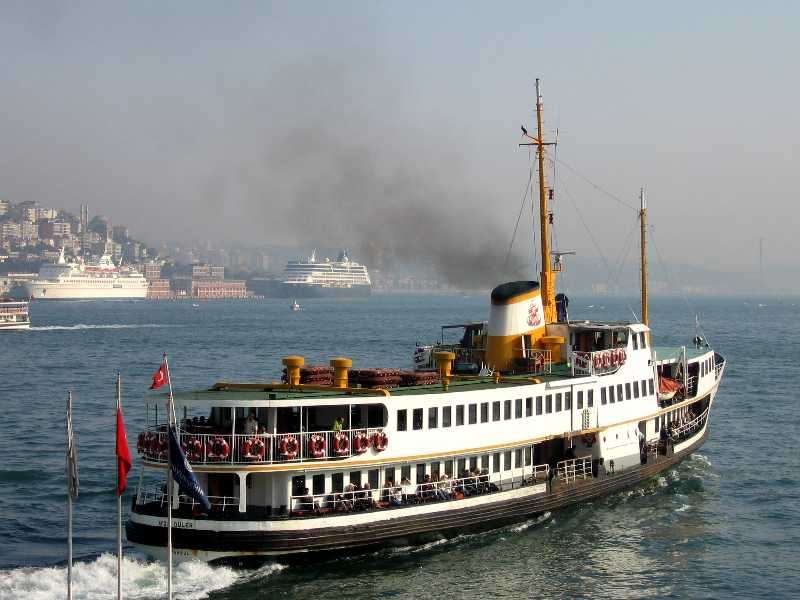 Istanbul-ferry-2
